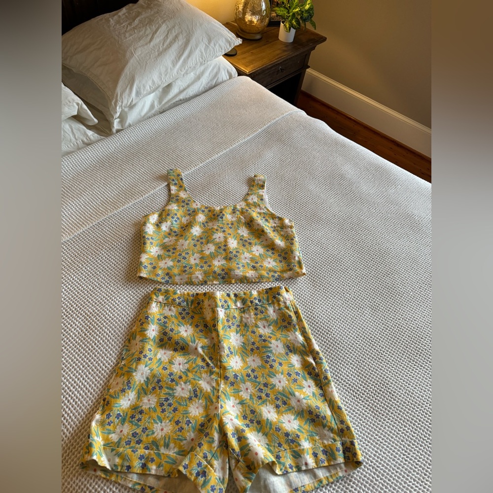 Rove Daisy Linen set